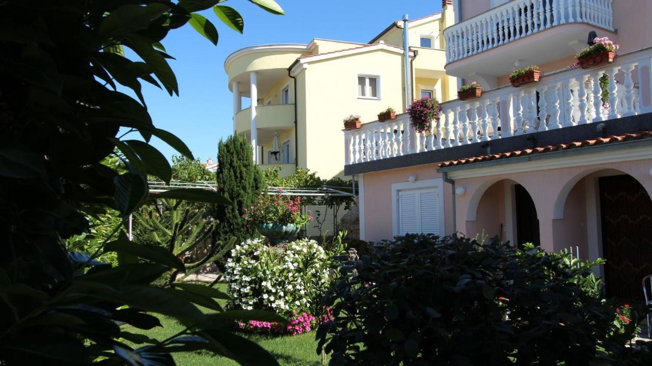 Apartments Ravlic Малинска Экстерьер фото