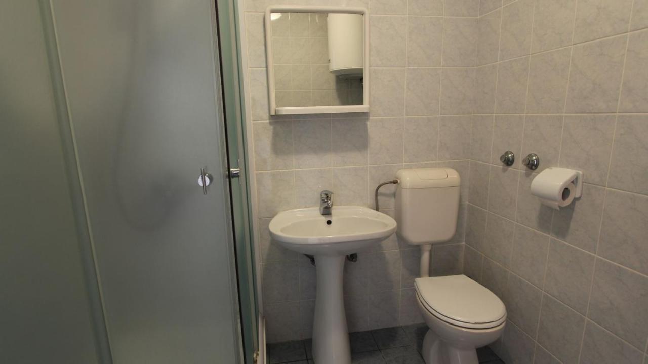 Apartments Ravlic Малинска Экстерьер фото