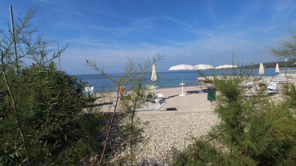 Apartments Ravlic Малинска Экстерьер фото